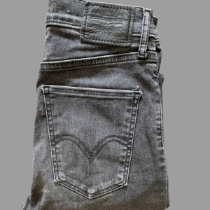 Pantalón Levi's Mile High Super Skinny
