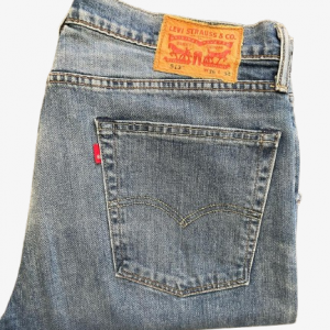 Pantalón Levi's 513 10102